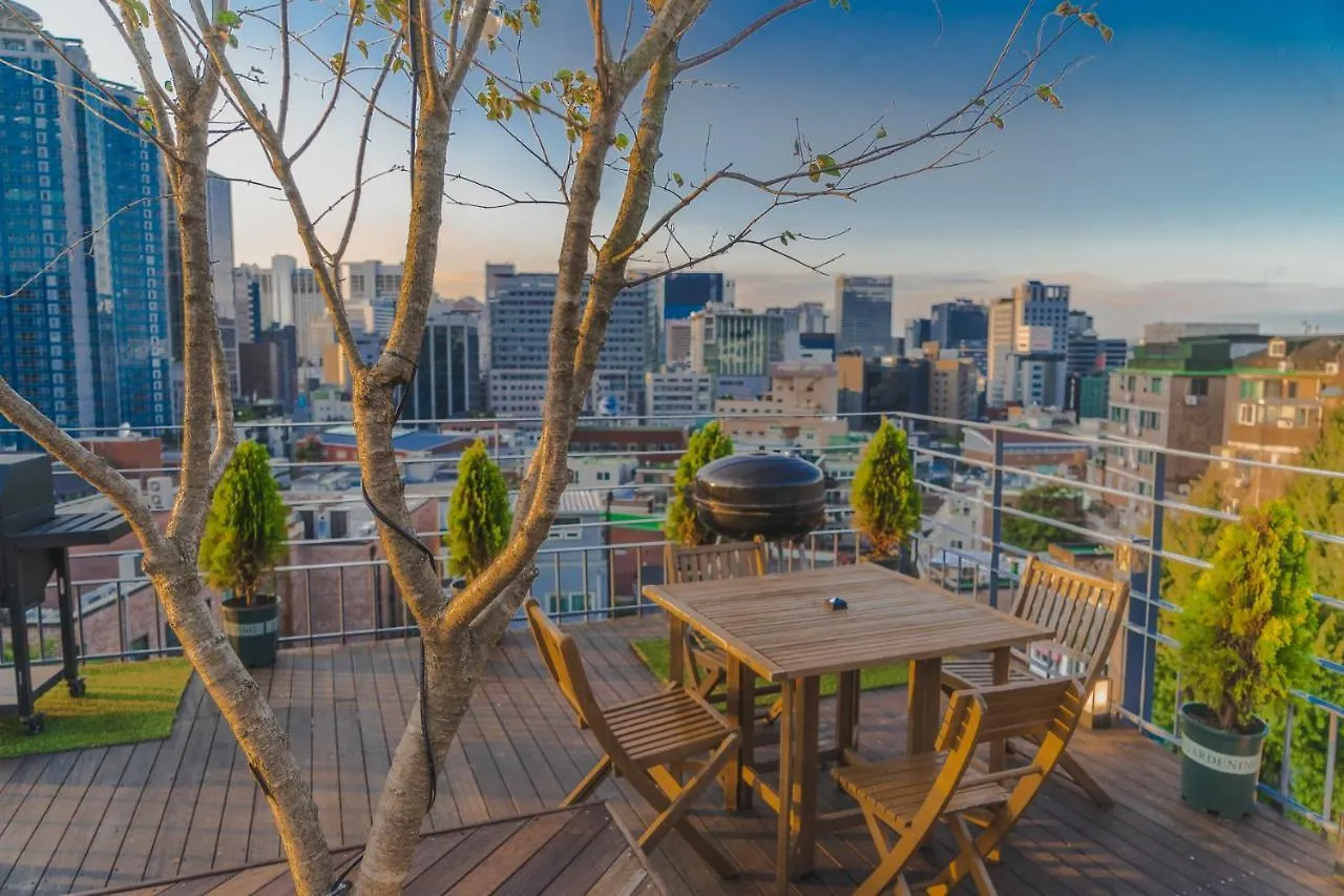 Myeongdong Artmonstay ソウル特別市 2*,  韓国
