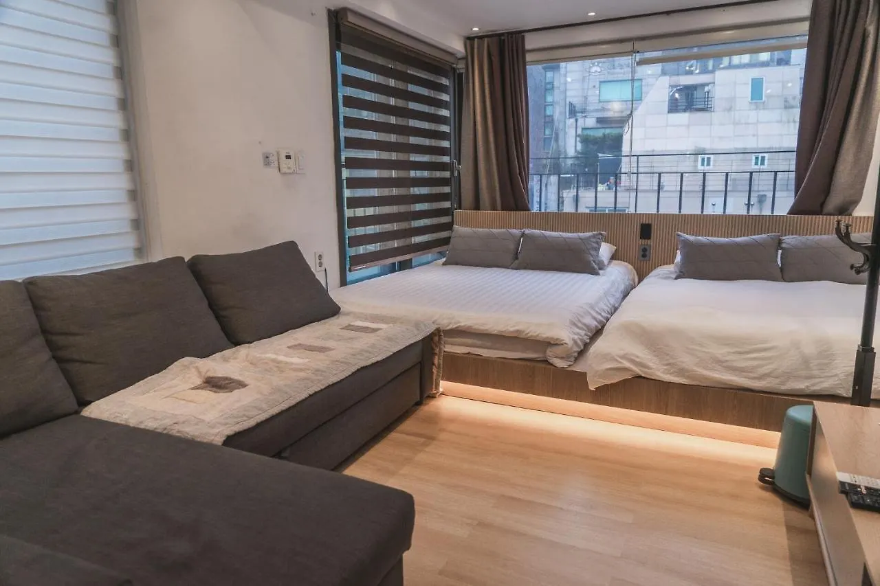 Myeongdong Artmonstay Seoul 2*,