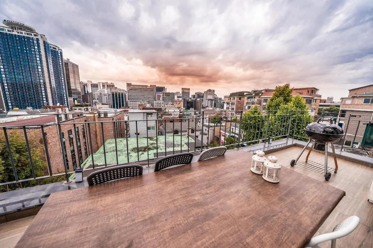 ** Guest house Myeongdong Artmonstay Seoul South Korea