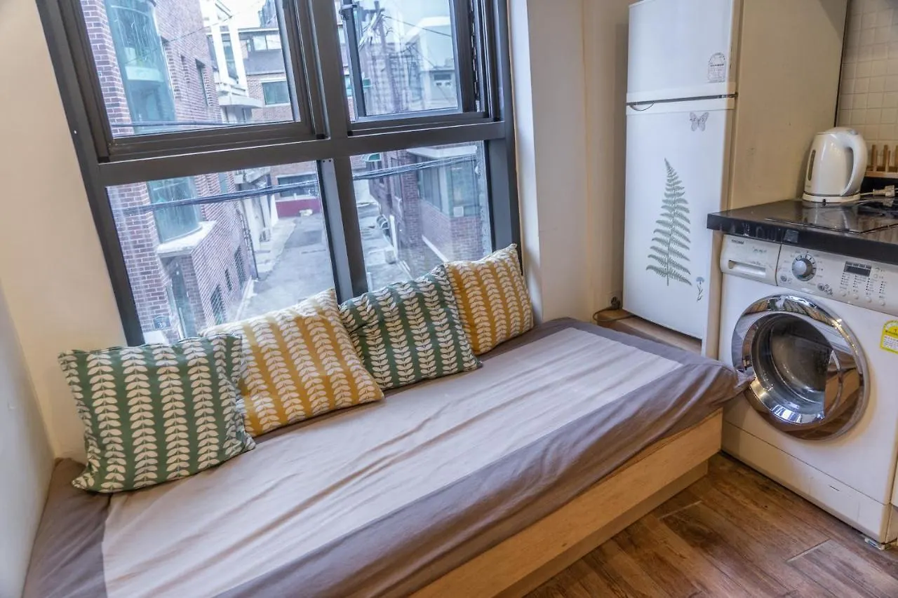 ** Guest house Myeongdong Artmonstay Seoul South Korea