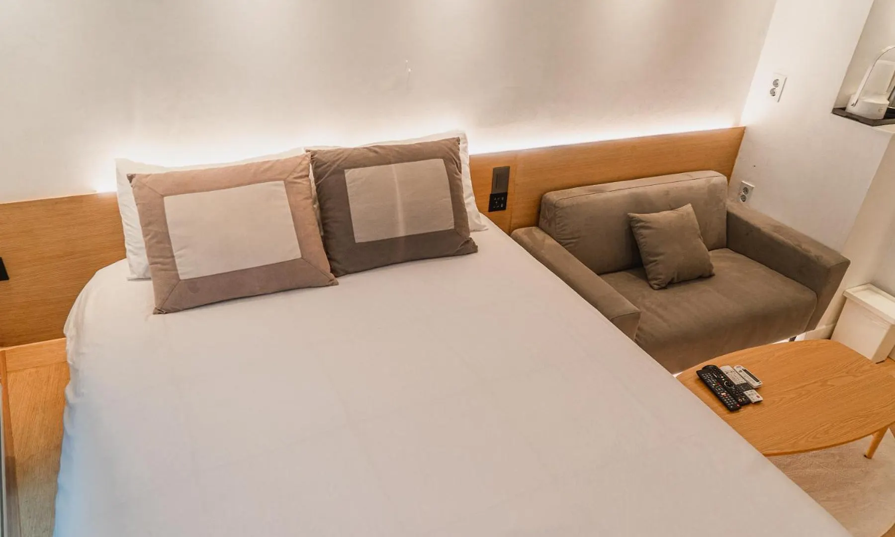 Myeongdong Artmonstay Seoul