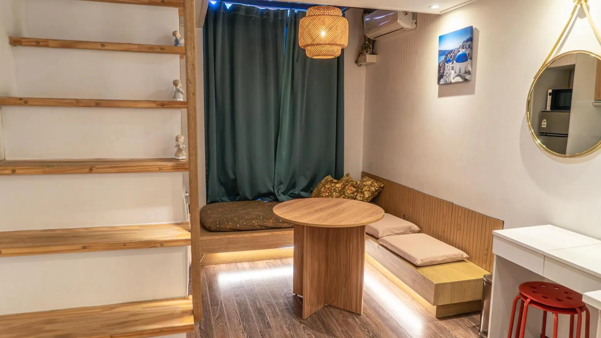 Myeongdong Artmonstay Seoul 2*,